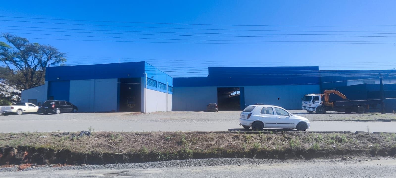 Fachada da fábrica da Force Movimentação em Araquari/SC
