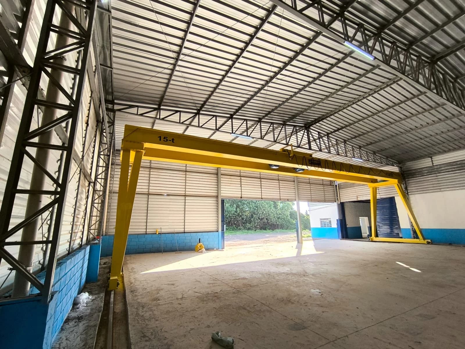 Pórtico rolante de 15 toneladas fabricado pela Force Movimentação